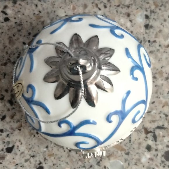 Porcelain Painted Jewelry / Trinket / Keepsake Box Ornament - Picture 5 of 6
